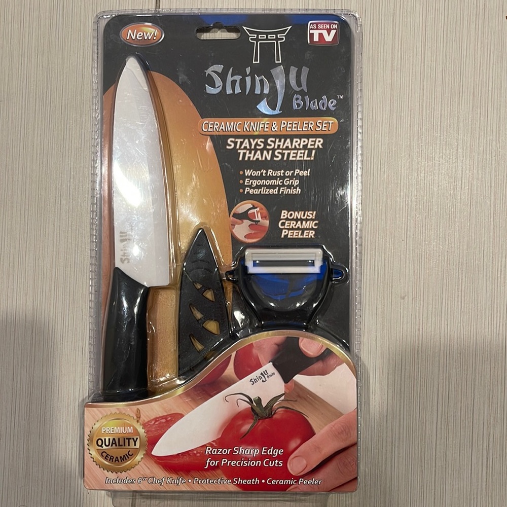 Ceramic knife set